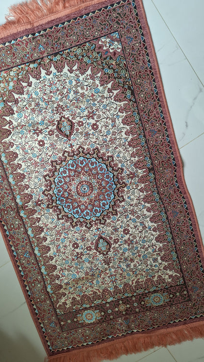 Almas Light Prayer Mat