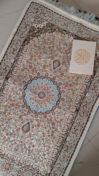 Almas Light Prayer Mat